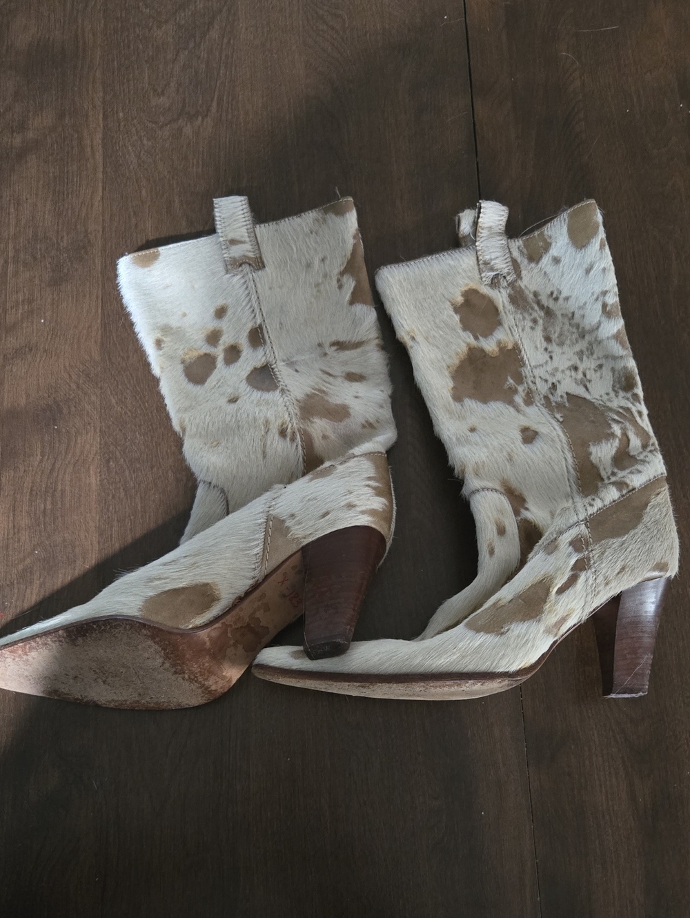 Cowhide Vintage Michael Kohrs Mid-Calf Western Boots in White and Brown